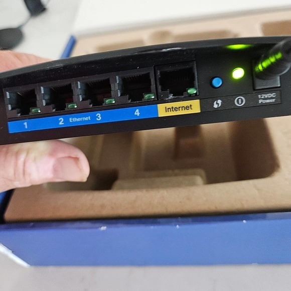 LINKSYS Router E1200 Wireless N - Picture 6 of 11